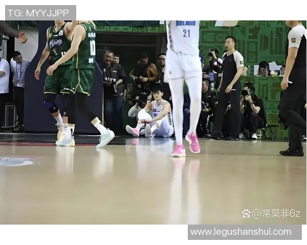 曾凡博:从青涩新星到篮球赛场的闪耀之星的成长之路